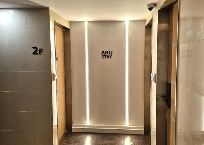 Aru In Motel